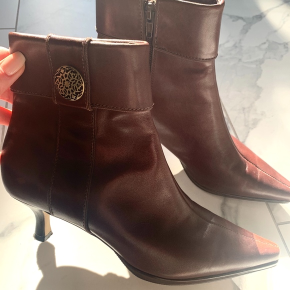 Tahari Dragon Boots - Picture 3 of 8